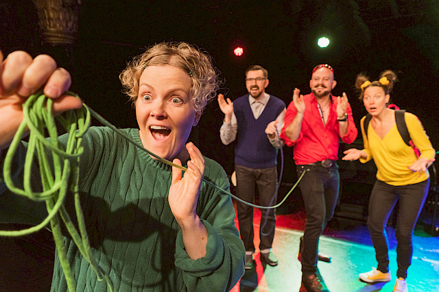 Idiootit ympärilläni / Tampereen työväen teatteri 2020