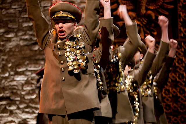 SLAVA! Kunnia., Kansallisteatteri 2015, kuva: Stefan Bremer