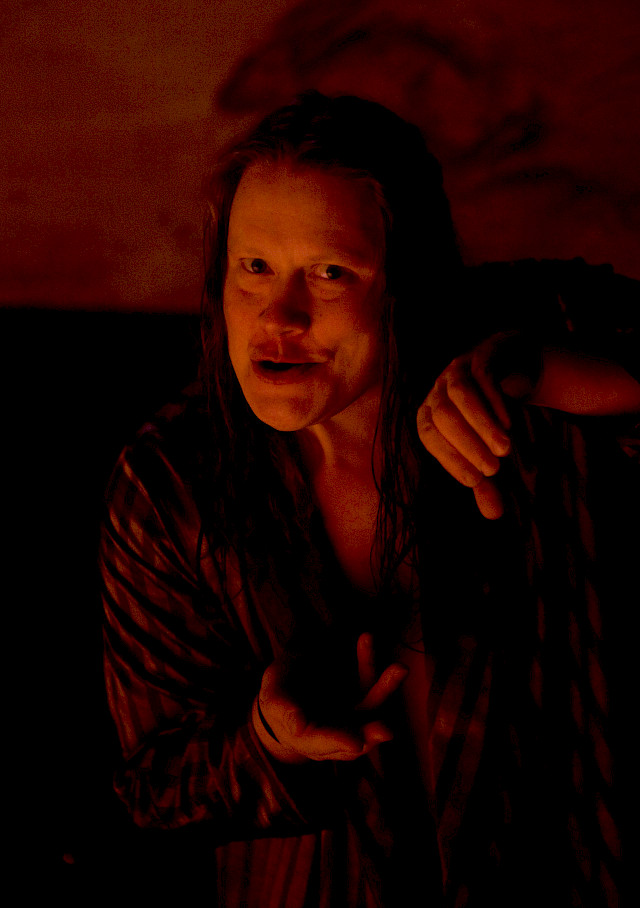 TUKHOLMA 2010HARRI NIEMIAKI PELKONENOHJAUS SAMULI REUNANENOulun kaupunginteatteriTampereen teatterikesäkuvaaja Kati Leinonenlisää kuvia www.paksuart.fi