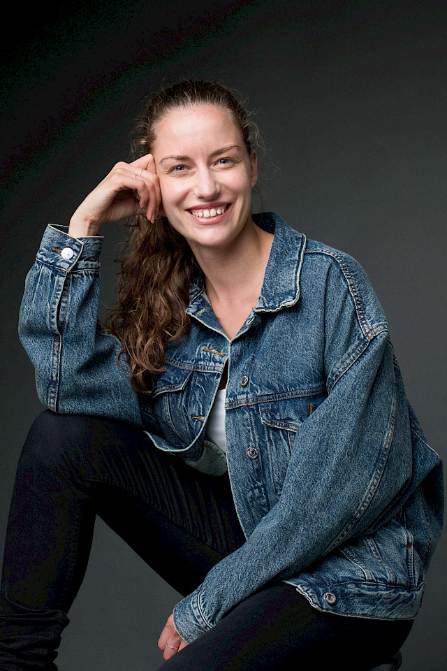 (c) Henni Hyvärinen