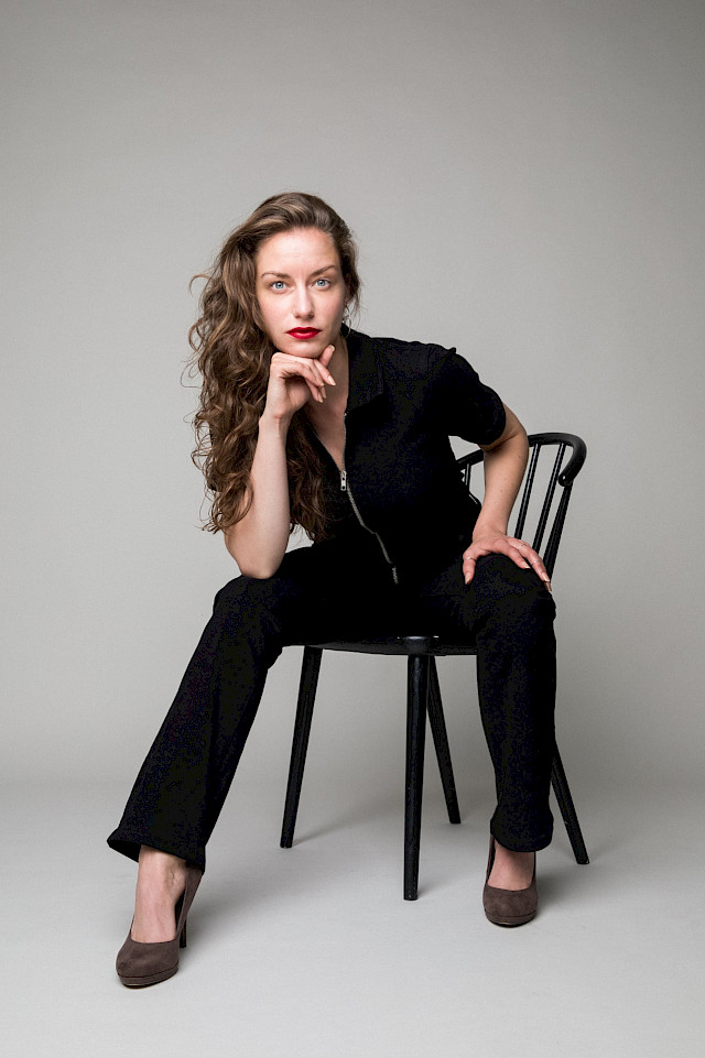 (c) Henni Hyvärinen