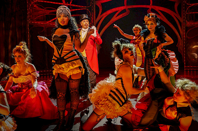 Moulin Rouge!  /  Otto-Ville Väätäinen