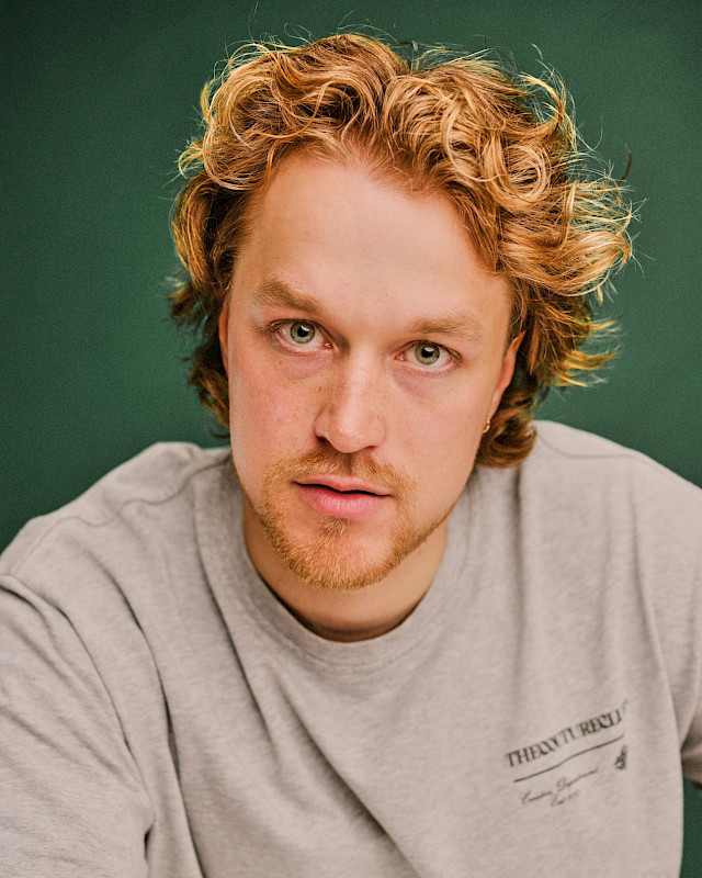 Photo taken by Akta Photography in London (2025).