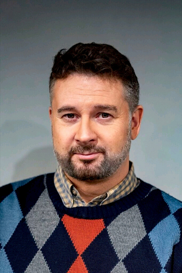 Hamed, Sirkku Peltola: Yksiöön en Äitee ota - Kokkolan kaupunginteatteri (Kuva: Päivi Karjalainen)